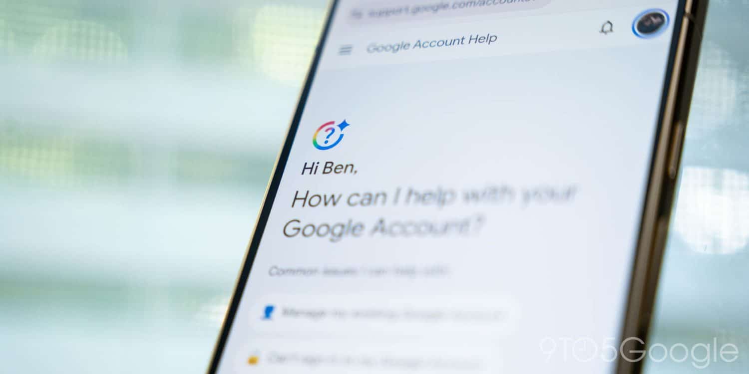 Смартфон показує сторінку Google Account Help з вітанням AI-асистента і питанням про допомогу з аккаунтом