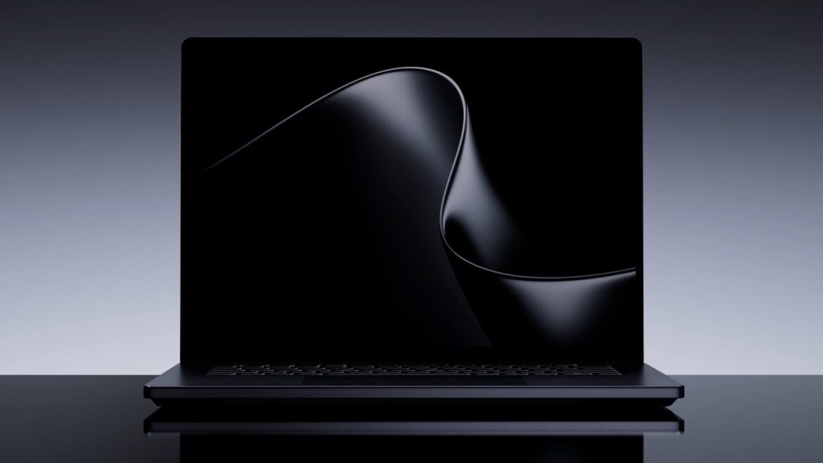Microsoft Surface Laptop Ultra з 15-дюймовим екраном на чорному тлі, демонструючи дизайн ноутбука
