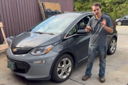 Chevrolet Bolt EV проїхав 756 000 км і замінив батарею вперше – ось що всередині