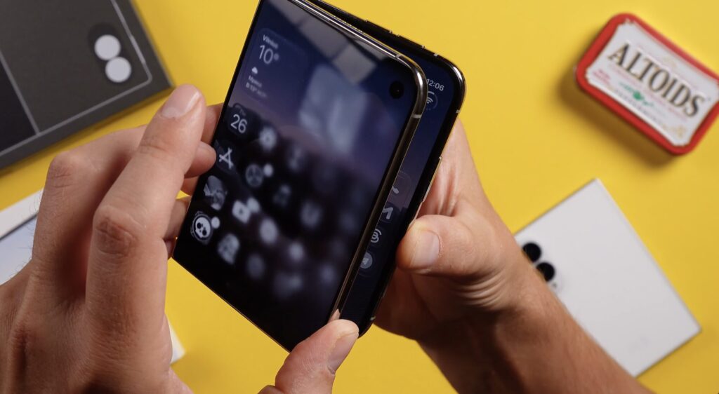 Galaxy Fold8 проти iPhone Duo: детальне порівняння і однозначний переможець — фото 13