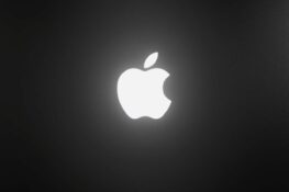 Культова підсвітка логотипу Apple повертається на MacBook Pro через 10 років