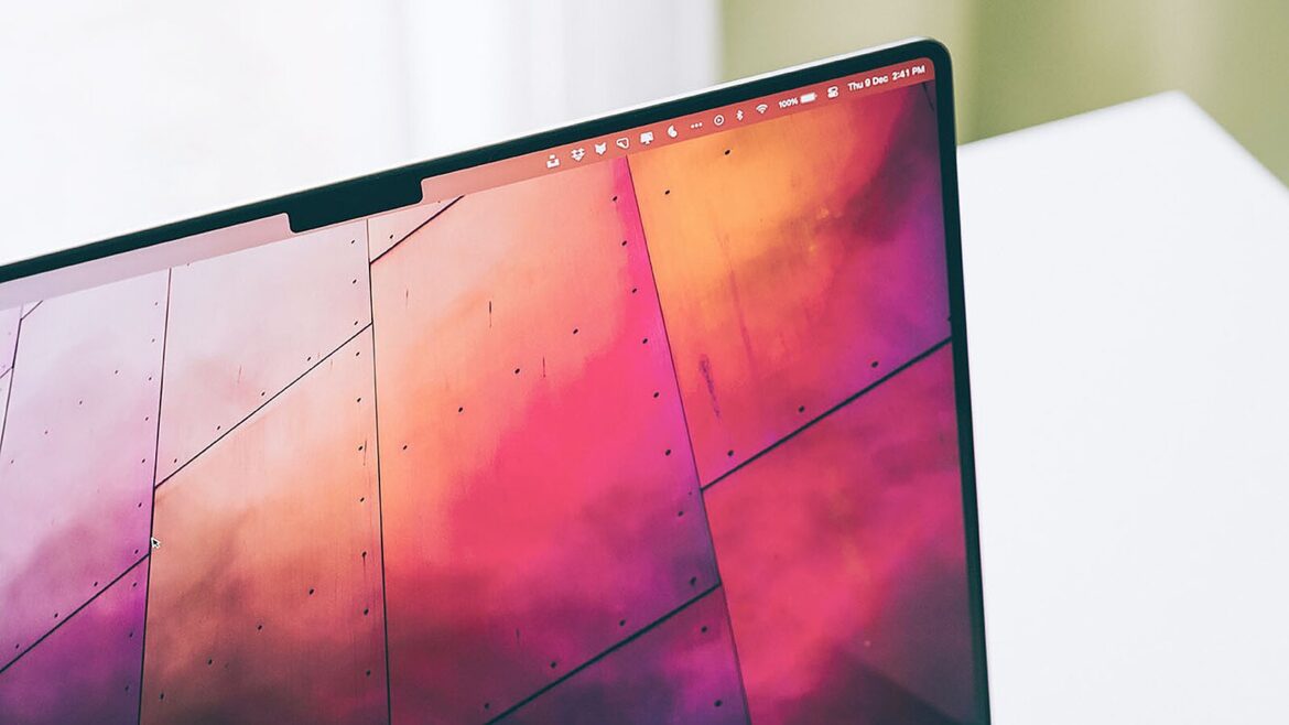 MacBook Pro отримає OLED-дисплей, сенсорний екран і позбудеться чубчика - ось чотири головні переваги нового дизайну