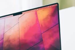 MacBook Pro отримає OLED-дисплей, сенсорний екран і позбудеться чубчика – ось чотири головні переваги нового дизайну